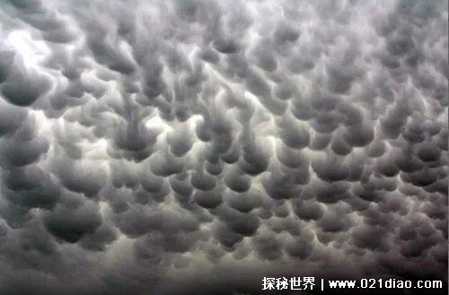 十大世界上最诡异的云,粉色飞碟云最诡异(疑似为外星人飞船)