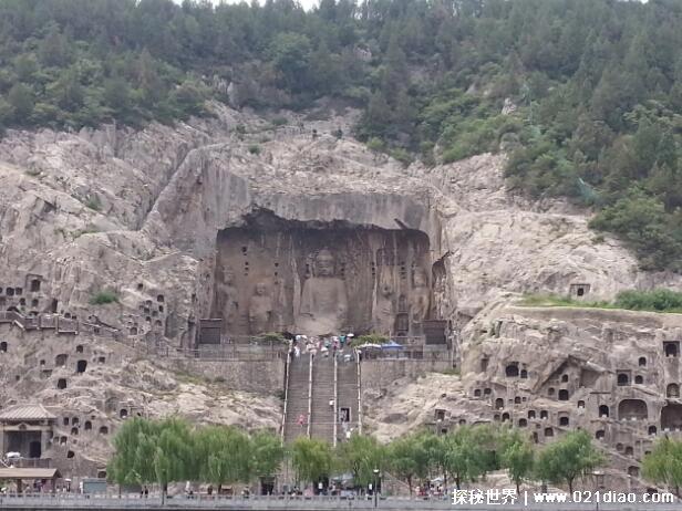 中国古代三大石窟名称是，敦煌莫高窟/云冈石窟/龙门石窟