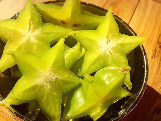 水果杨桃有毒吗，含有草酸这类毒素(毒素含量小特殊人群需少量食用)