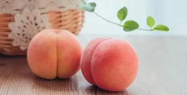 一个桃子的热量大概是多少