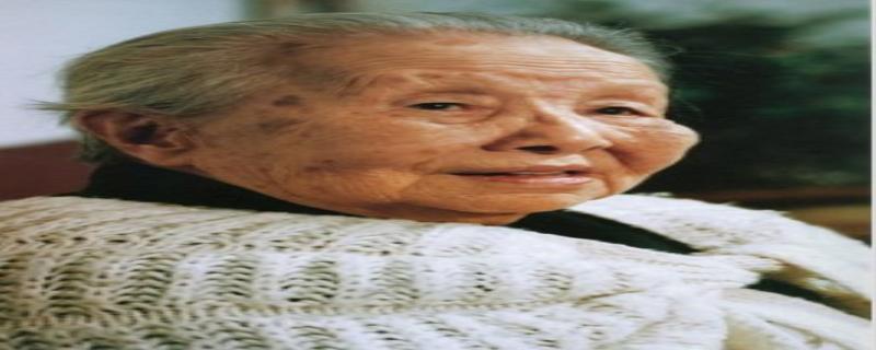 冰心原名是什么