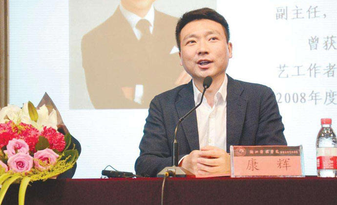 央视主播待遇如何 李瑞英被曝月薪28万