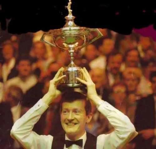 历届斯诺克世锦赛冠军夺冠捧杯瞬间