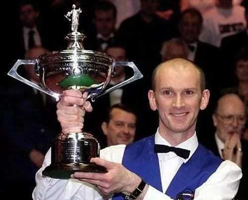 历届斯诺克世锦赛冠军夺冠捧杯瞬间