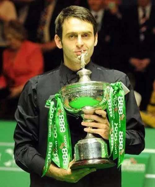 历届斯诺克世锦赛冠军夺冠捧杯瞬间