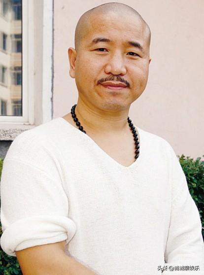 51岁 刘能 王小利 二婚娶80后同事儿女双全 前妻近照颜值颇高