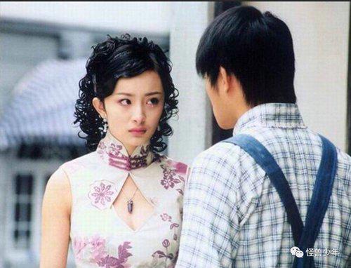 杨幂隆胸是真的吗怎么那么大