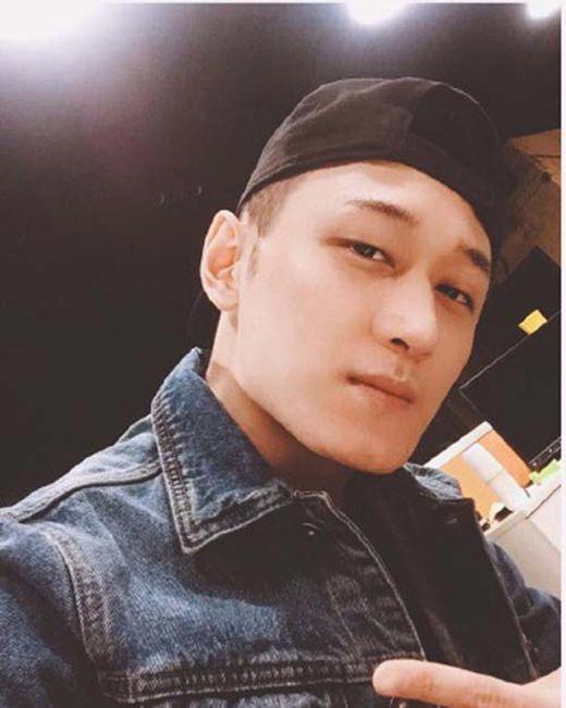 天籁之战邓鼓资料微博背景