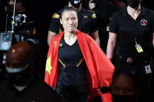 张伟丽UFC卫冕战 张伟丽卫冕失败!失去冠军金腰带