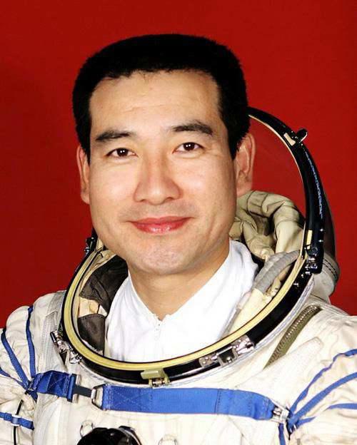 中国历届载人航天员盘点 看看我们的航天英雄都有谁