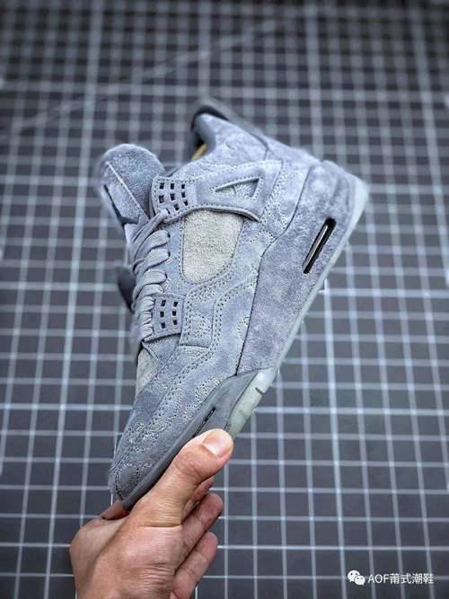 涂鸦风格芝麻街来袭 KAWS联名AJ4开箱实测