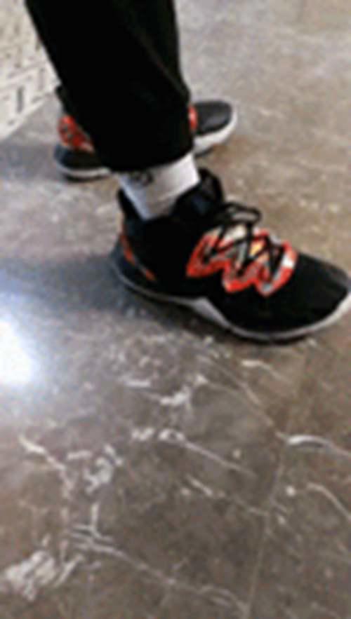 欧文第五双签名战靴 Kyrie5实战测评
