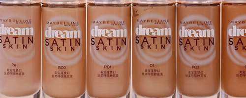 美宝莲粉底液怎么使用