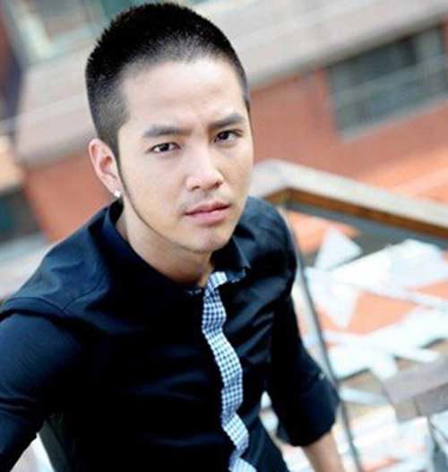 男生短发精神帅气发型