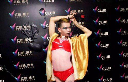 深圳超级男神西红士走红