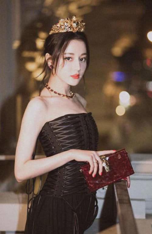 明星对自己隐私到底有多保护 热巴出镜连指纹都要画花 怕被盗