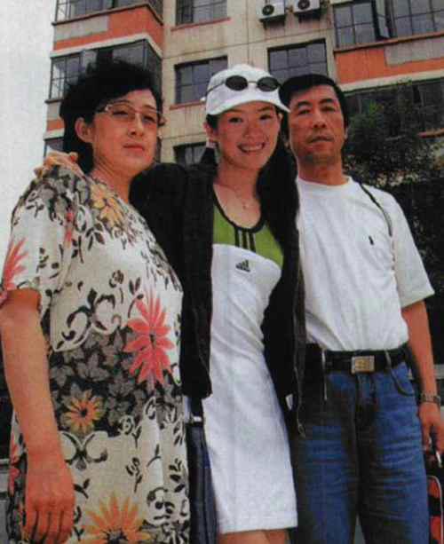 章子怡是张艺谋的女儿很扯淡