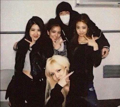 韩网热议韩艺瑟否认曾当众扇Jennie耳光事件直言表示没见过