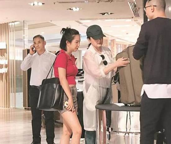 林青霞有几个女儿 和老公邢李原三个孩子近况