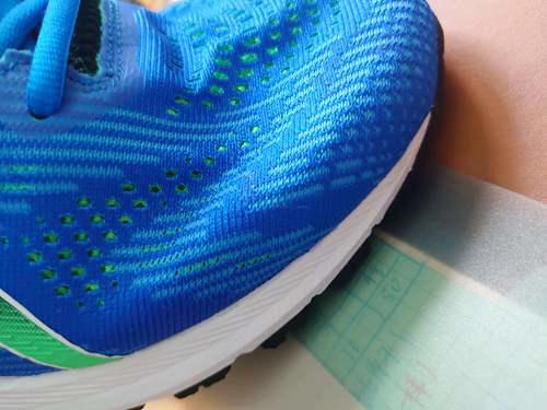 跑鞋测评篇一 亚瑟士近几年偷工减料 论亚瑟士转变态度后本人的第一双GT20008测评