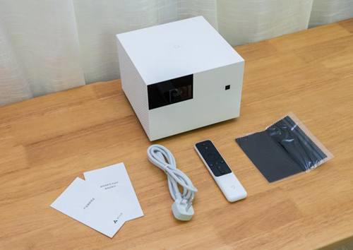 入门级家庭影院 仅用一台投影就够了 峰米投影仪Vogue测评