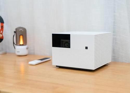 入门级家庭影院 仅用一台投影就够了 峰米投影仪Vogue测评