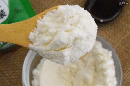 老年人适合吃什么奶粉？ 中老年吃什么奶粉好？