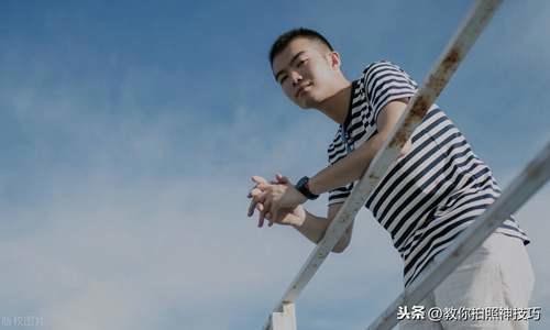2021男生拍照摆姿参考 男生拍照姿势大全