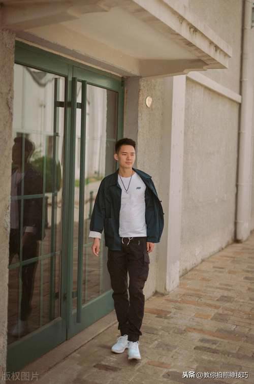 2021男生拍照摆姿参考 男生拍照姿势大全