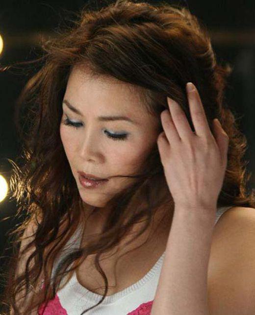 田震个人资料揭秘