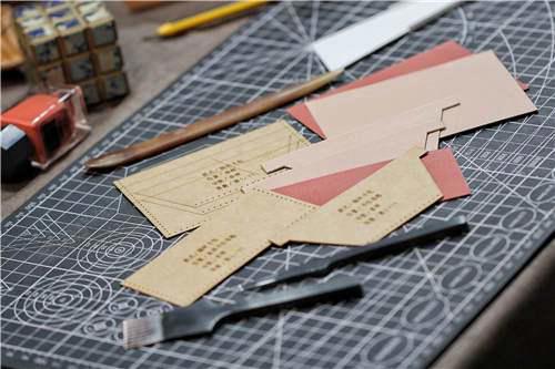 手工皮具 自己在家也DIY一枚超级精致的卡包手工皮艺制作详细教程