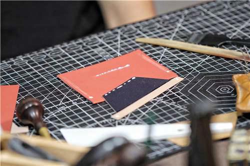 手工皮具 自己在家也DIY一枚超级精致的卡包手工皮艺制作详细教程