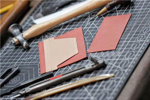 手工皮具 自己在家也DIY一枚超级精致的卡包手工皮艺制作详细教程