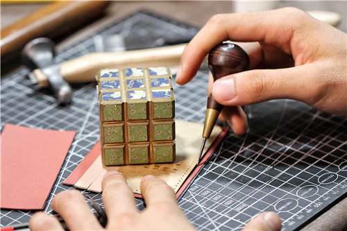 手工皮具 自己在家也DIY一枚超级精致的卡包手工皮艺制作详细教程