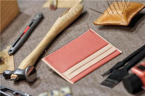 手工皮具 自己在家也DIY一枚超级精致的卡包手工皮艺制作详细教程