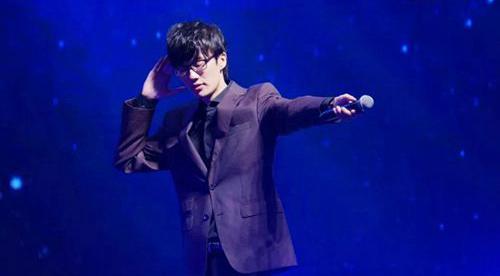 何曼婷说许嵩又穷又瘦