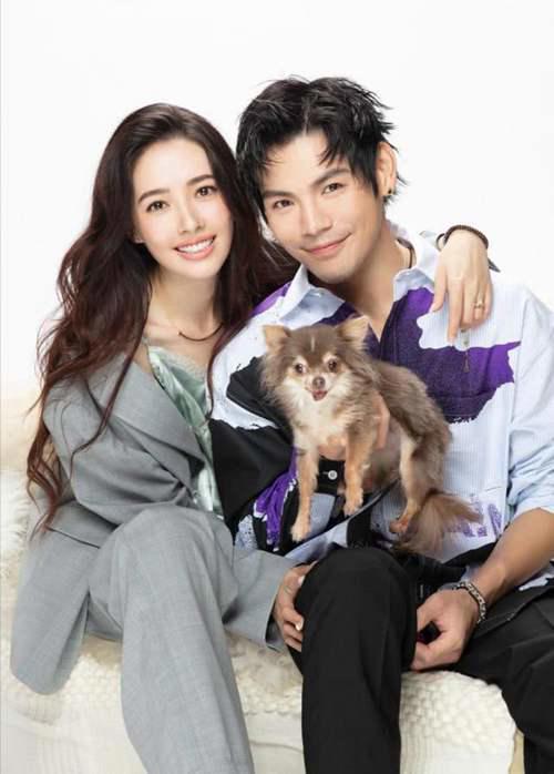 向佐与郭碧婷庆祝恋爱一周年 被调侃他们应该感谢综艺节目的见证