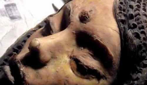 月球三眼女尸是真的吗