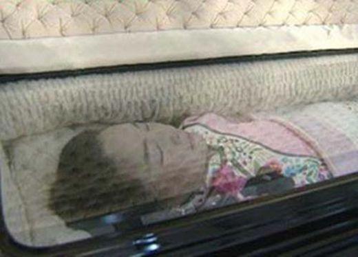 邓丽君下葬全过程现场真实解密