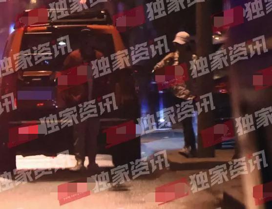 张靓颖获绯闻男友力挺 透露生活细节疑同居 男方曾是她婚礼伴郎