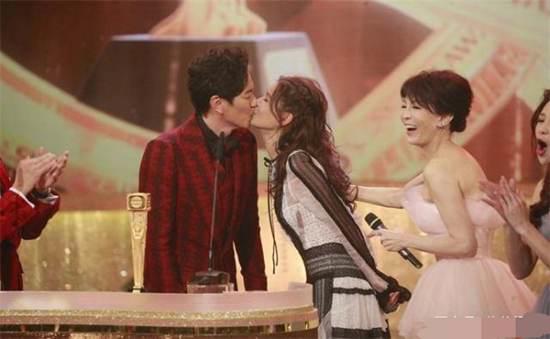 萧正楠TVB发获奖感言公布婚讯