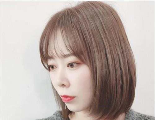 直发女生短发发型造型