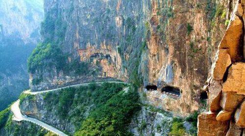 中国七大挂壁公路