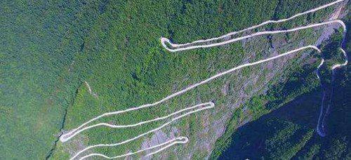 中国七大挂壁公路