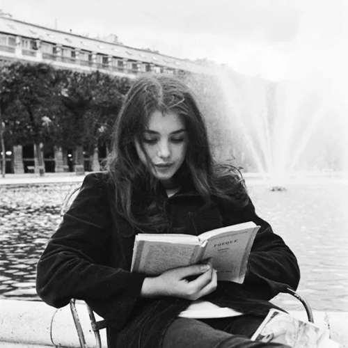 一看就是在好好学习的头像