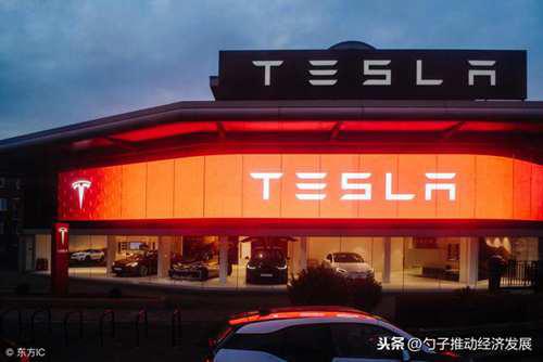 埃隆马斯克的电动车为什么叫特斯拉 不叫法拉第