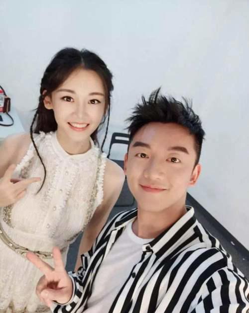 郑恺苗苗官宣 奉子成婚实属无奈