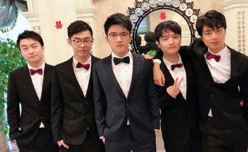 若风结婚整个电竞圈都来了 连陈一发都请了 唯独少了他没来