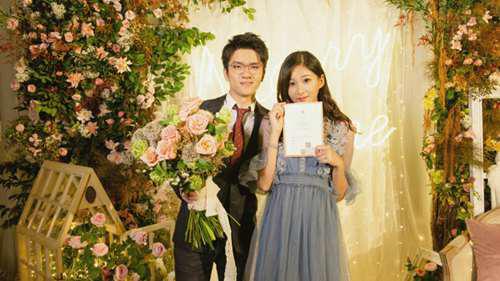 若风结婚整个电竞圈都来了 连陈一发都请了 唯独少了他没来