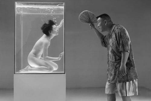 人体裸模苏紫紫作品《看客》展示